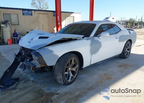 2015 Dodge Challenger Sxt Plus z USA, uszkodzony, nr VIN 2C3CDZBG7FH835148